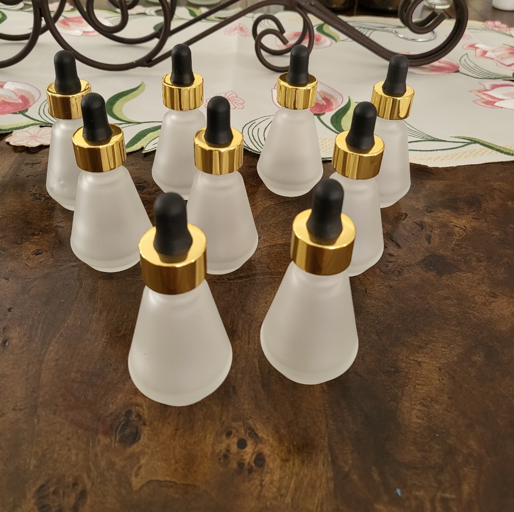 9 frosted 30ml / 1oz pyramidal luxury jar droppers